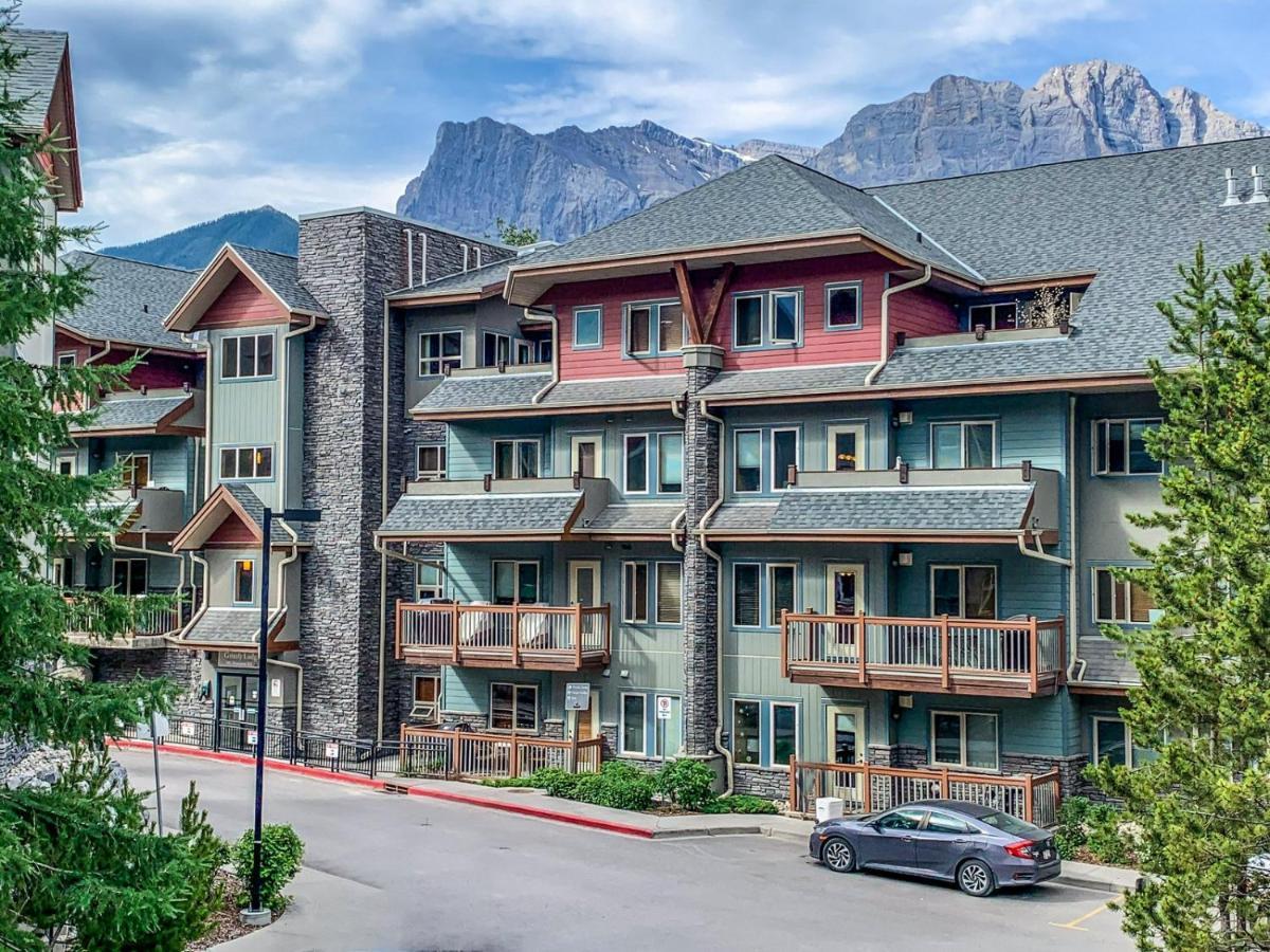 Spectacular Mountain View Corner Unit Pool Hot Tub Park Pass Apartamento Canmore Exterior foto