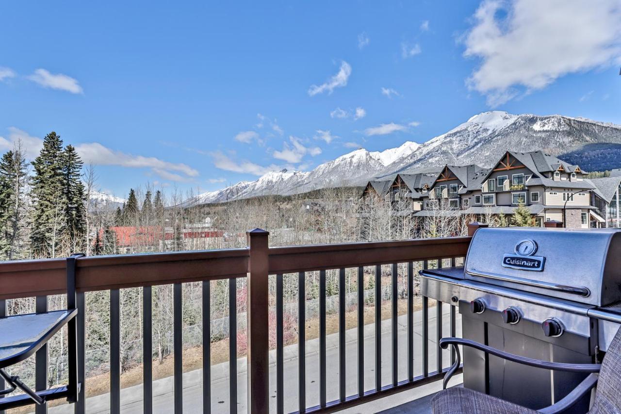 Spectacular Mountain View Corner Unit Pool Hot Tub Park Pass Apartamento Canmore Exterior foto