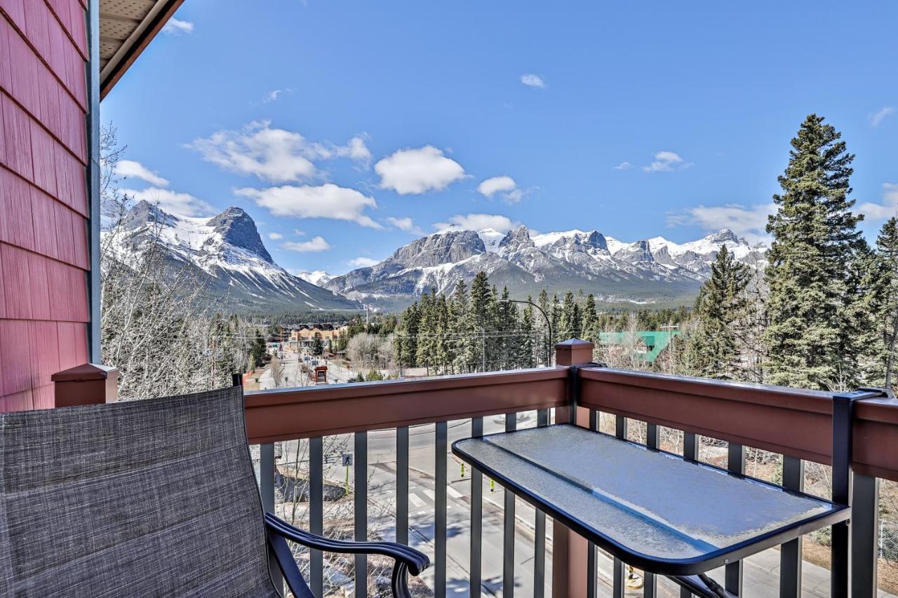 Spectacular Mountain View Corner Unit Pool Hot Tub Park Pass Apartamento Canmore Exterior foto