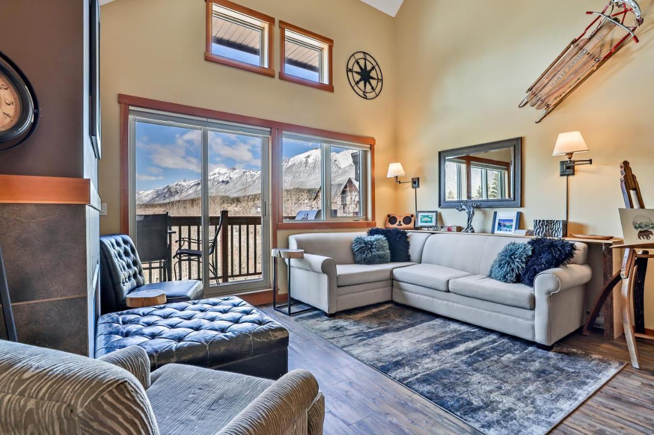 Spectacular Mountain View Corner Unit Pool Hot Tub Park Pass Apartamento Canmore Exterior foto